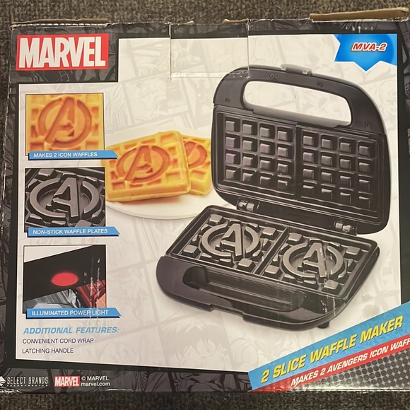 🌟🌟NEVER USED MARVEL AVENGERS 2 SLICE WAFFLE IRON🌟🌟 - Picture 3 of 3